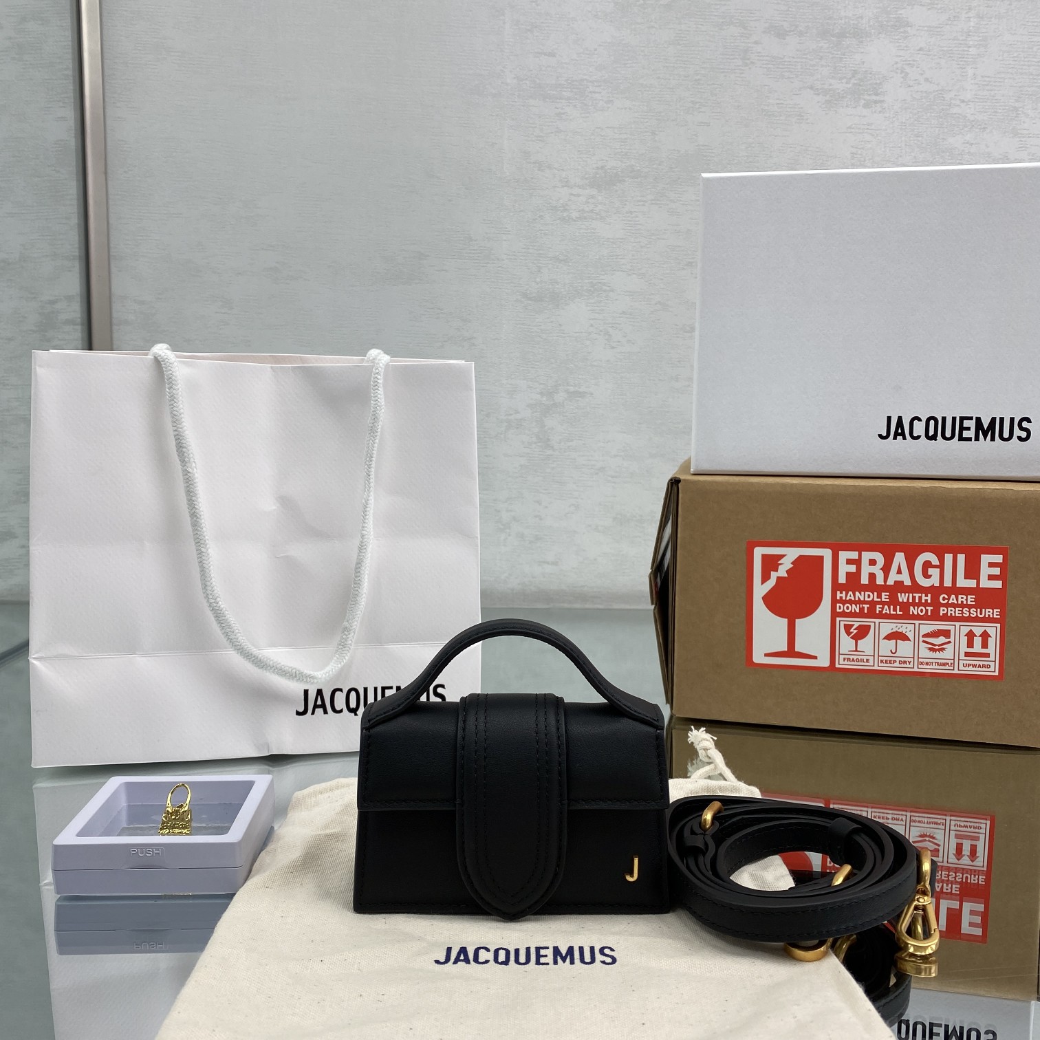 Jacquemus_BamninoMini_Ba